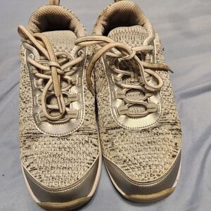 Women's Orthofeet sneakers. Light gray. Therapeutic walking‎ shoes. 7 Wide.